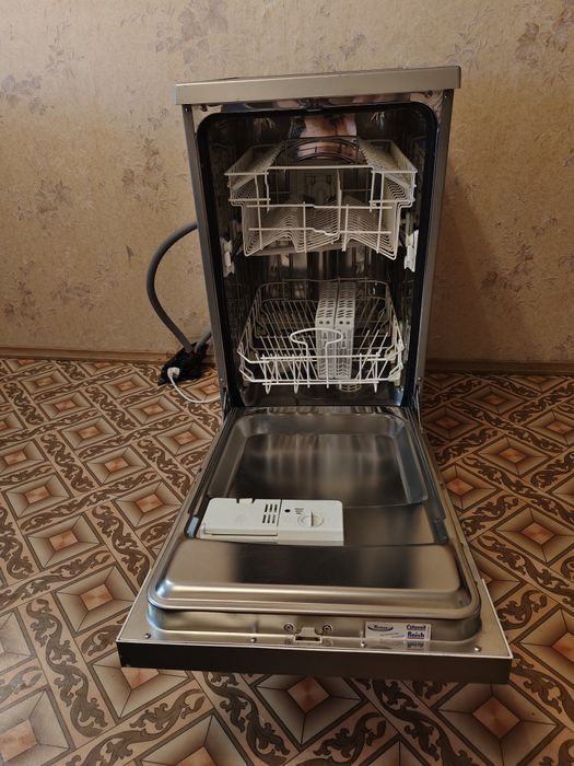 Продам посудомоечную машину.