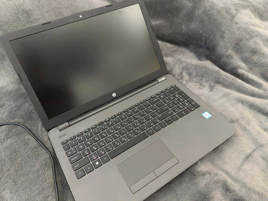 HP 250 G6 - Core i3-6006U, 12 GB RAM, 120GB SSD