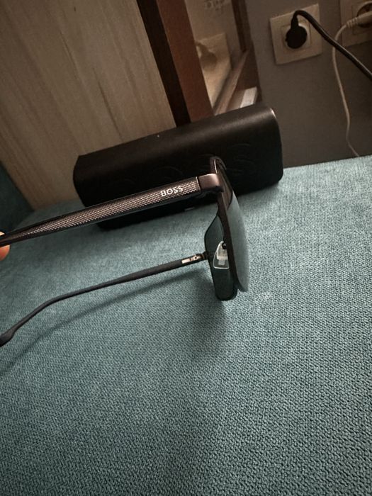 Слънчеви очила BOSS с гаранция