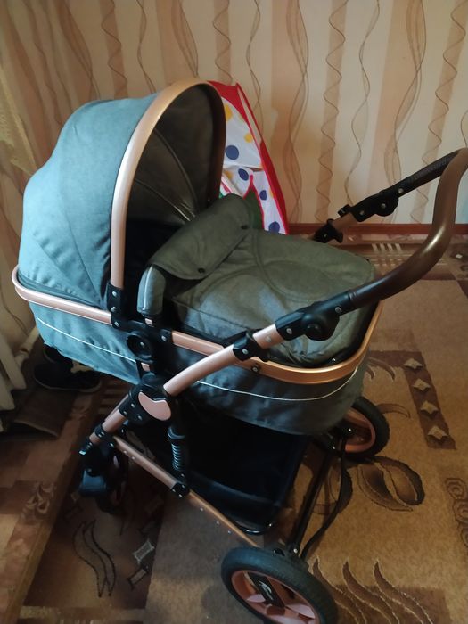 Каляска прогулочная