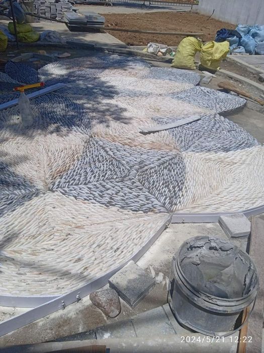 Дорожний плоски камен