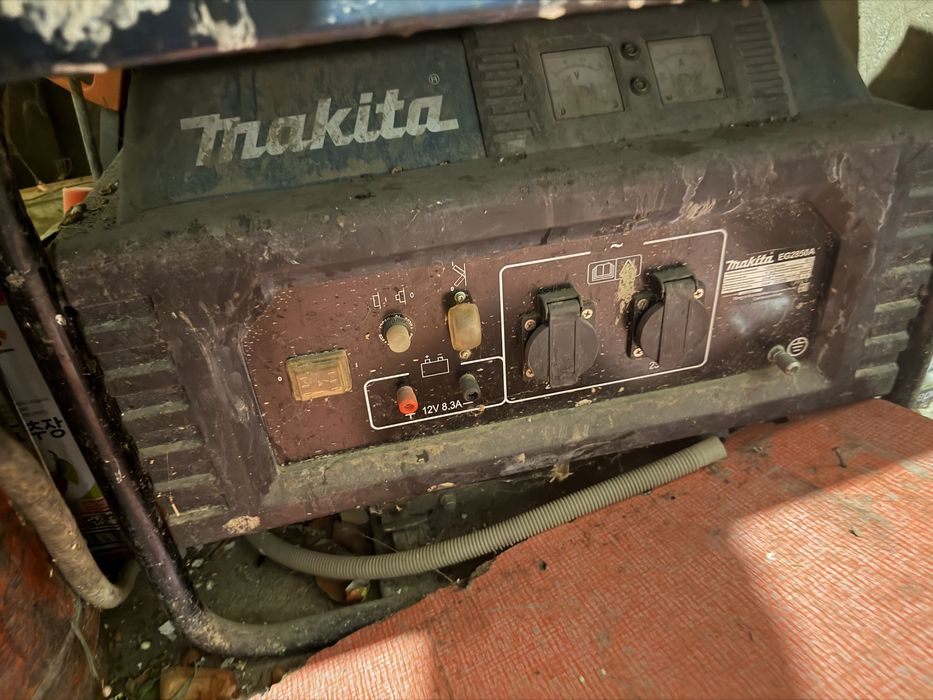 Продам генератор макита