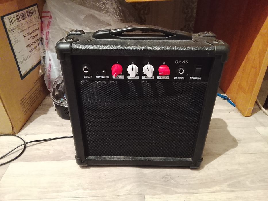 Продам комбоусилитель ga-15