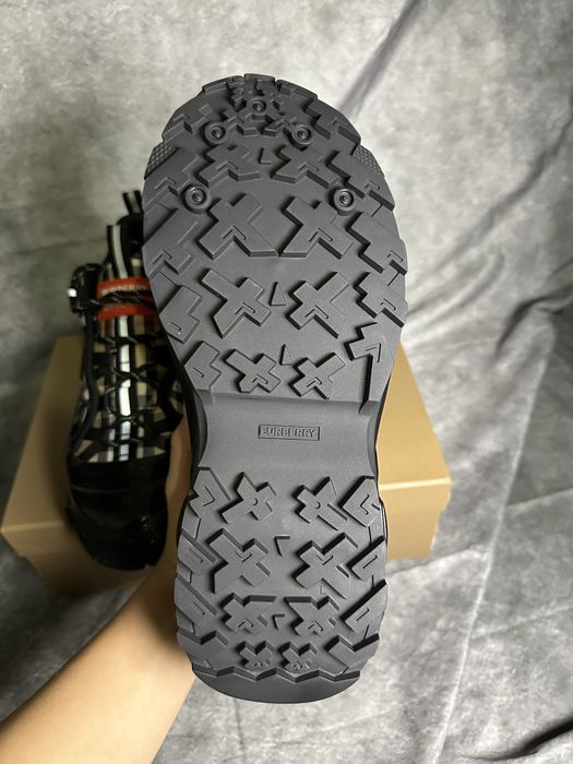 Обувки Burberry Arthur