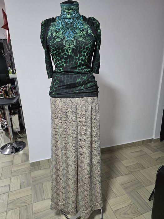 Pantaloni argintii cu paiete strălucitoare, model bej snake print