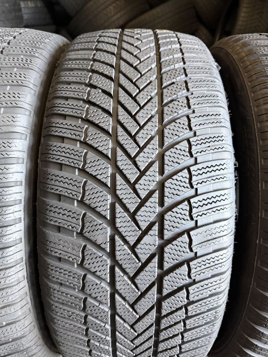 4 anvelope iarna 245/45/19 , 102 V XL , Bridgestone , DOT 2022 , 6.2-6.7 mm !