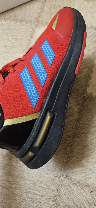 Продам Кроссовки Adidas