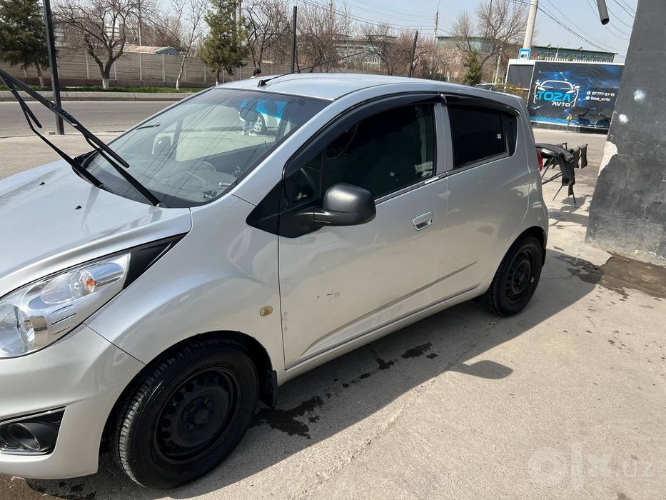 Spark sotiladi  Kraskasi toza. 7400
2016 yil
161000 yurgan
4 yangi bal