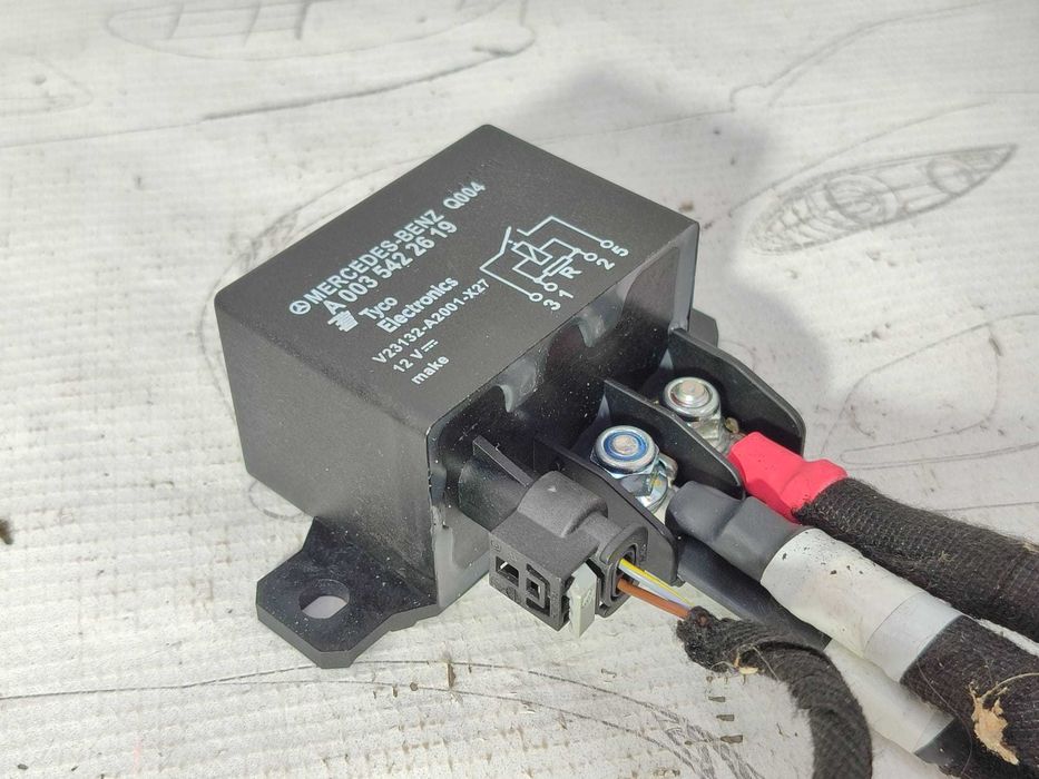 Releu / Modul de cuplare baterie și putere Mercedes-Benz C W204 COD: A0035422619 2013 / [2007-2014] / (5G3)