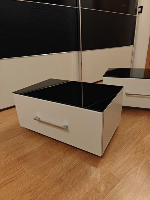 Set noptiere dormitor