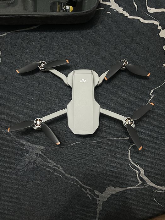 Dji mini дрон.