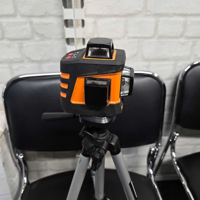 Лазерен нивелир NEO Tools 75-108 с телескопичен статив Einhell