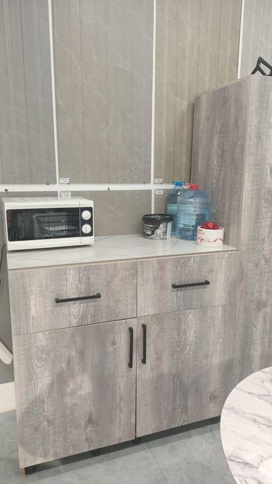 Продам шкаф с большой тумбой