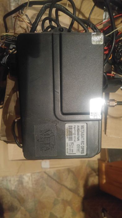 GPS тракер за проследяване на автомобил METASAT RC GPRS