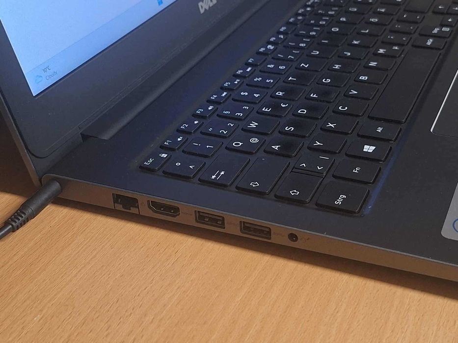 Dell Vostro 15 5000 – i5 / 8GB