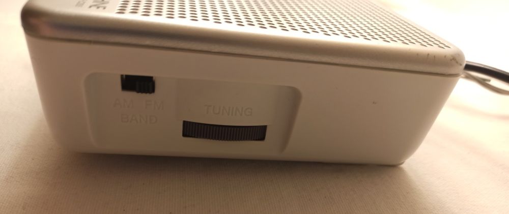 Sony Dream Machine (auto) - radio FM + AM, ceas, alarmă