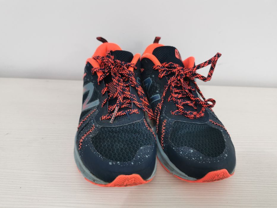 Adidași New balance 39