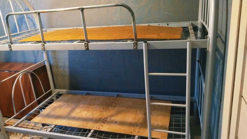 Двухъярусная кровать