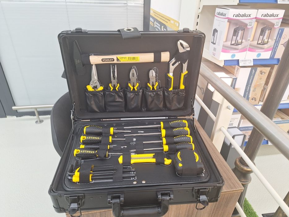 Нов комплект инструменти 119 части STANLEY stmt 72986-1 от Praktiker
