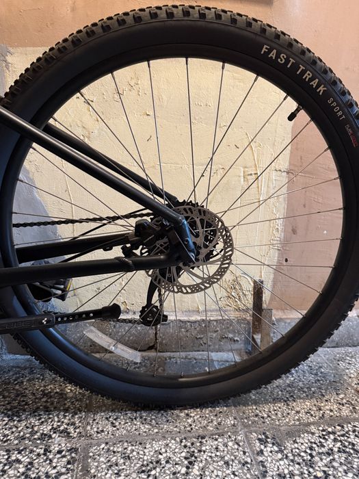 Spealized rockhopper 29 (M)