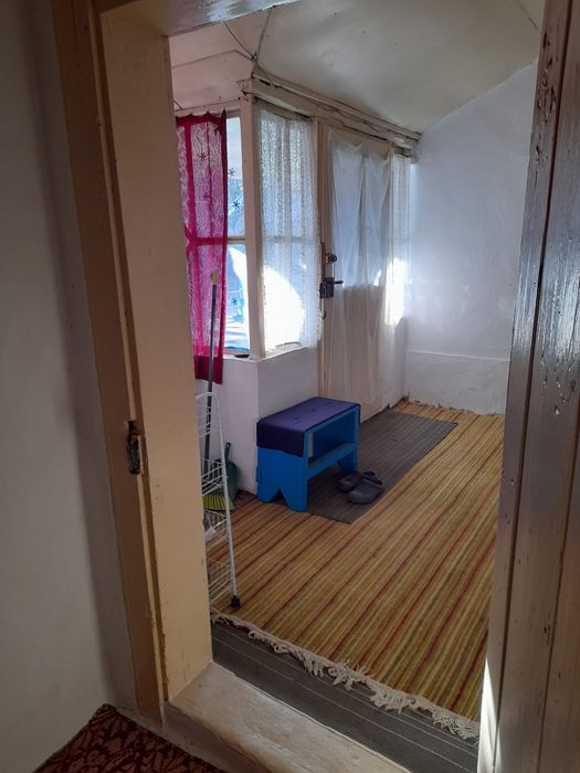 Vand casa batraneasca locuibila.