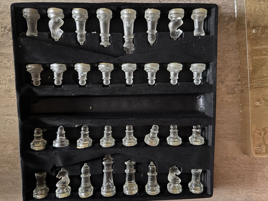 Joc de sah , din sticla