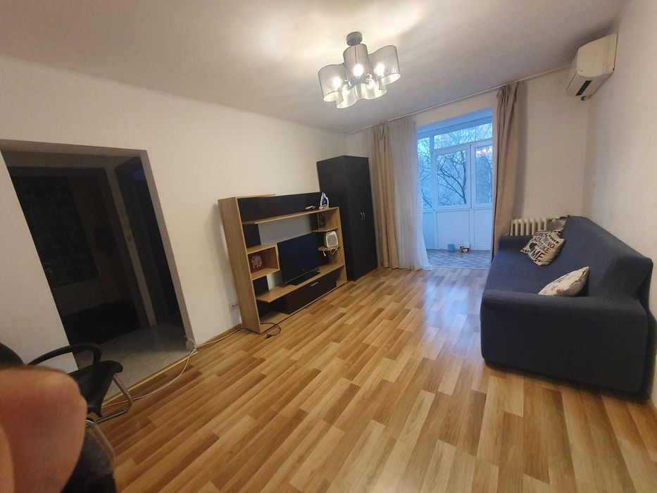 Închiriere apartament 3 camere Titan