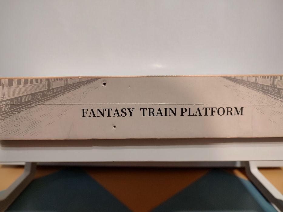 Puzzle 3D, Book Nook Train Platform