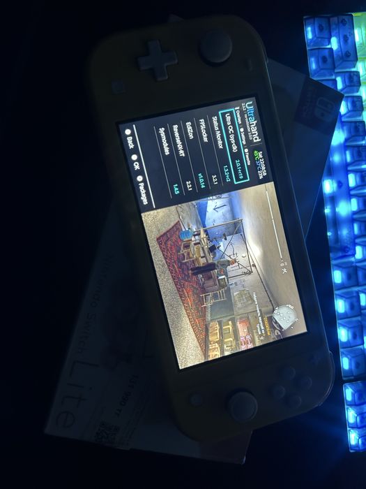 Продам портативку приставку Nintendo Switch Lite