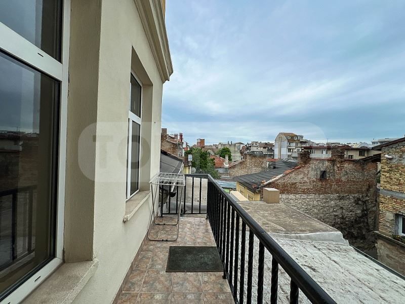 Продава се Тристаен апартамент в Варна, Централна поща - 120 кв.м за 1567 €/кв.м - Снимка #10