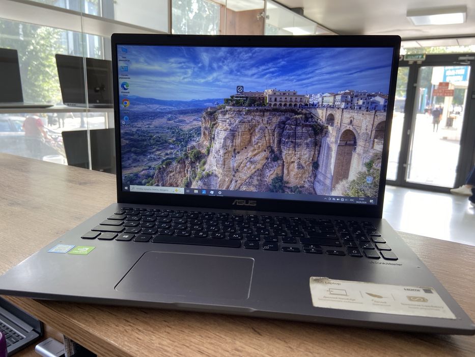 ASUS core i3-7020U