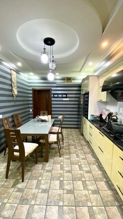 Уч хонали учинчи қавватда 122 м2 (мулжал Самкочавто)