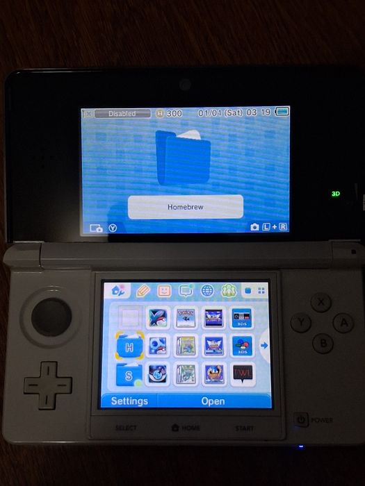 Nintendo 3DS modat cu accesorii