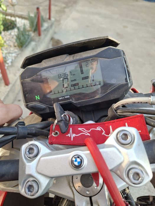 Vând  BMW  G310R