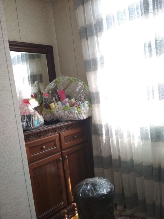 Мебель спальный комплект. Кровать, трюмо, шкаф