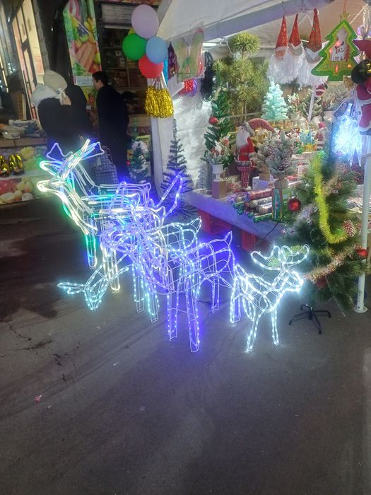 Олень новогодный