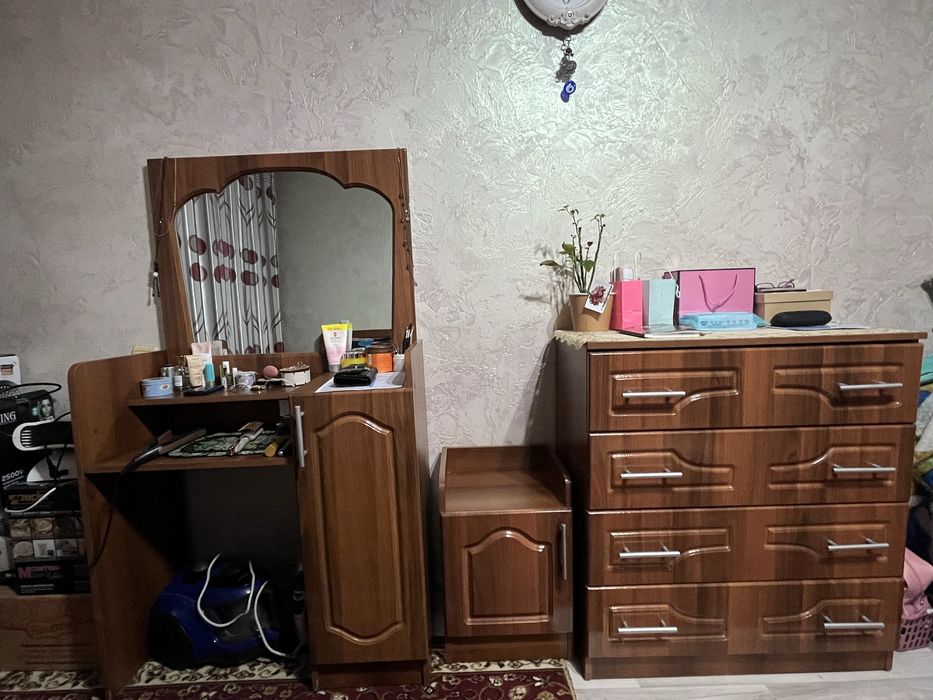 Продам спальный гарнитур