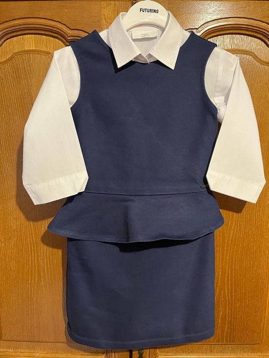 Продам школьную одежду для девочки.