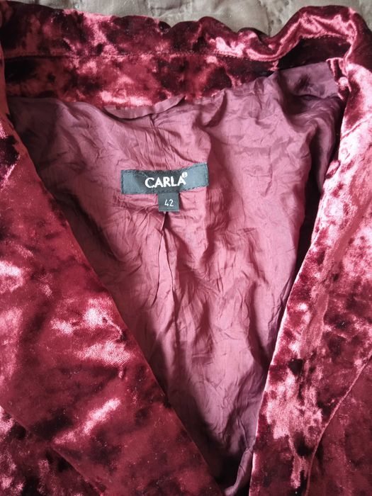 Продаем Костюм женский