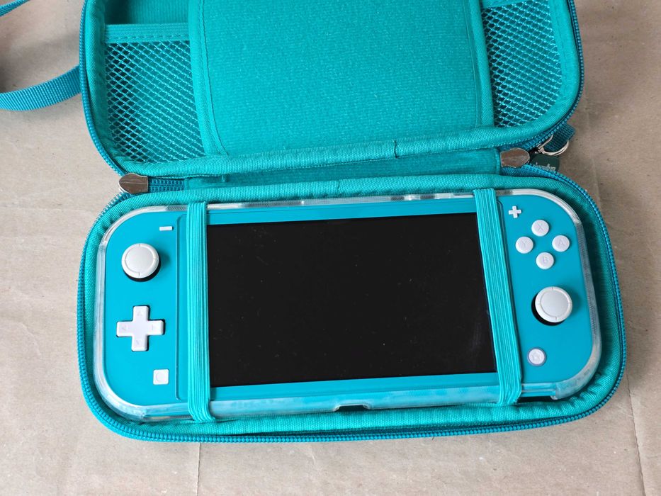 Nintendo Switch Turquoise 128GB карта, Калъф, Протектор и Гръбче
