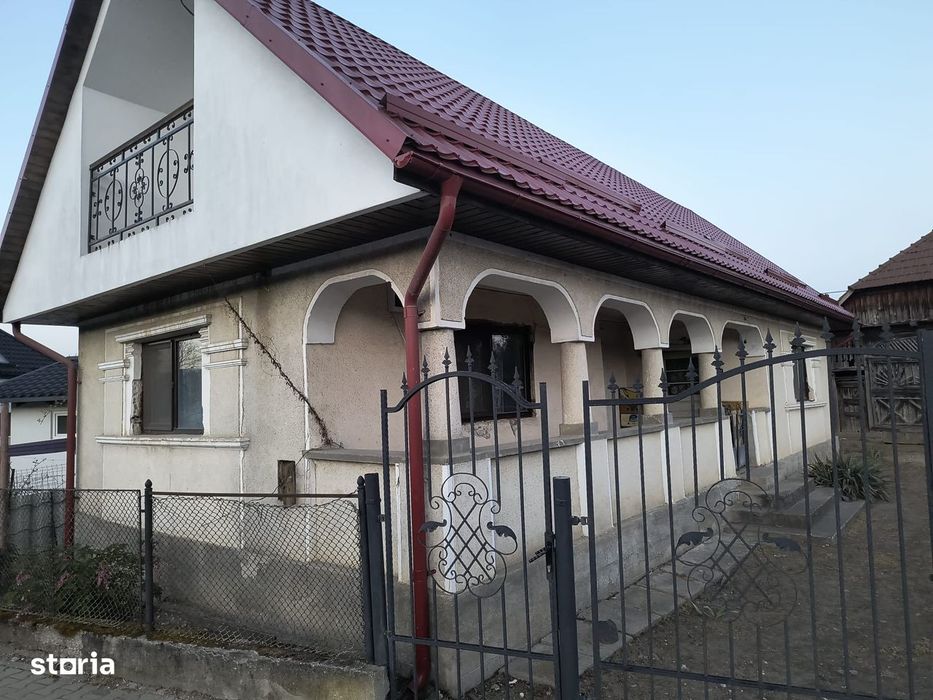 Casa in centrul localitatii Gardani!!