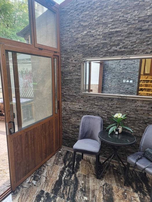 Продава се Четиристаен апартамент в Бургас, Център - 92 кв.м за 3805 €/кв.м - Снимка #2