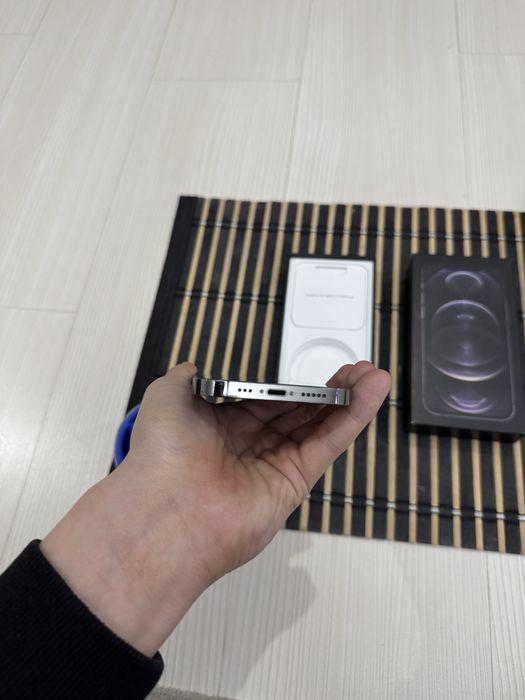 Продам айфон 12 про iphone 12 pro