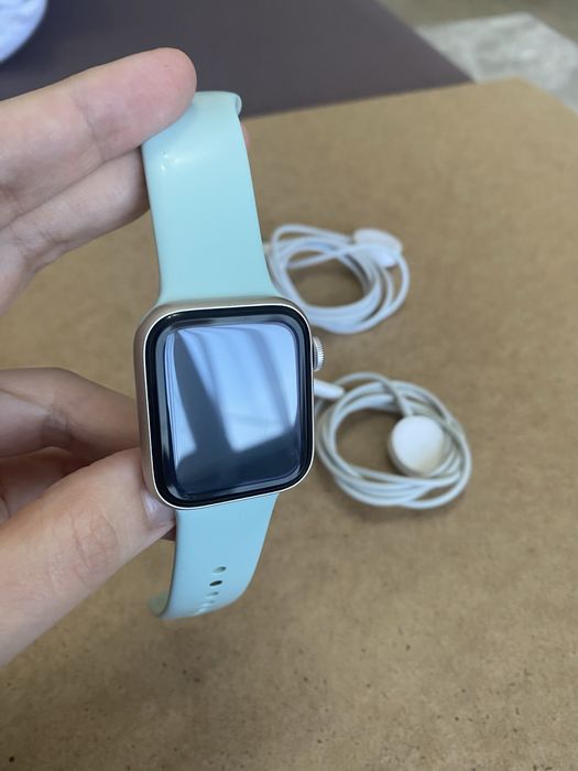 Apple watch SE 42 mm в отличном состоянии