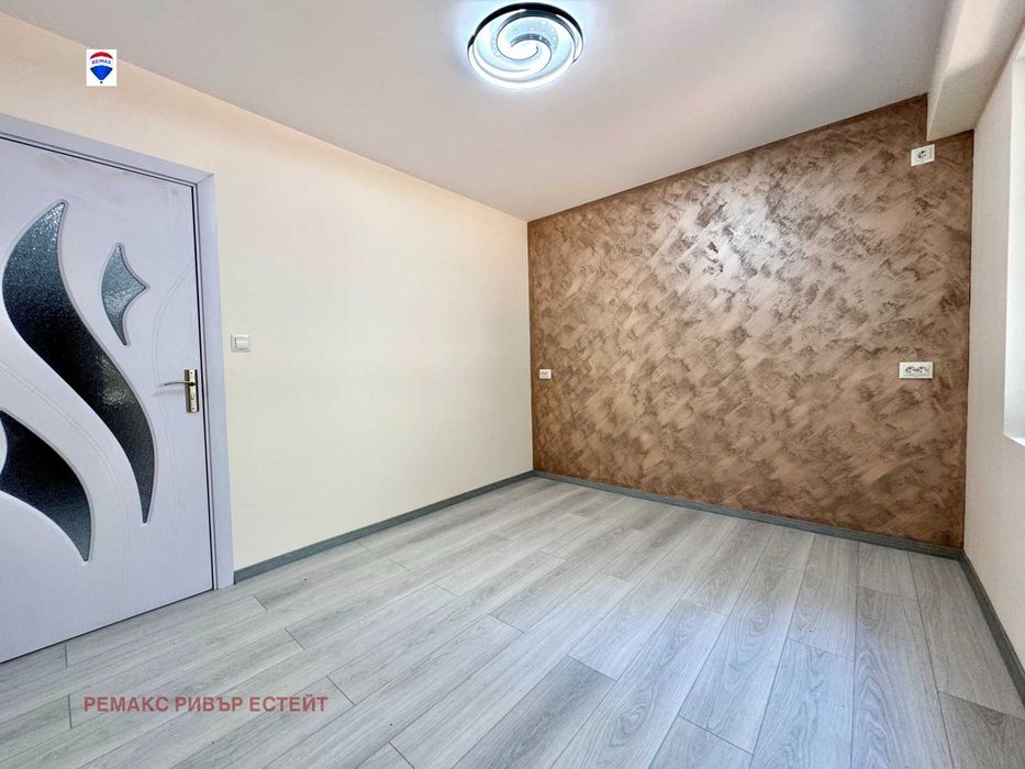 Продава се Едностаен апартамент в Русе, Дружба 1 - 38 кв.м за 1498 €/кв.м - Снимка #11