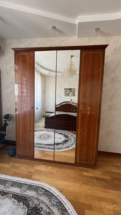 Продам спальный гарнитур