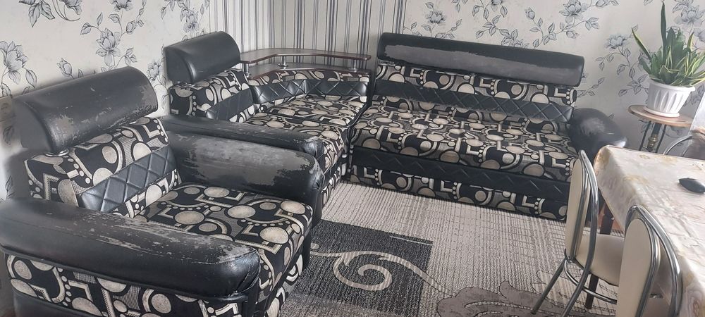 Продам диван угловой