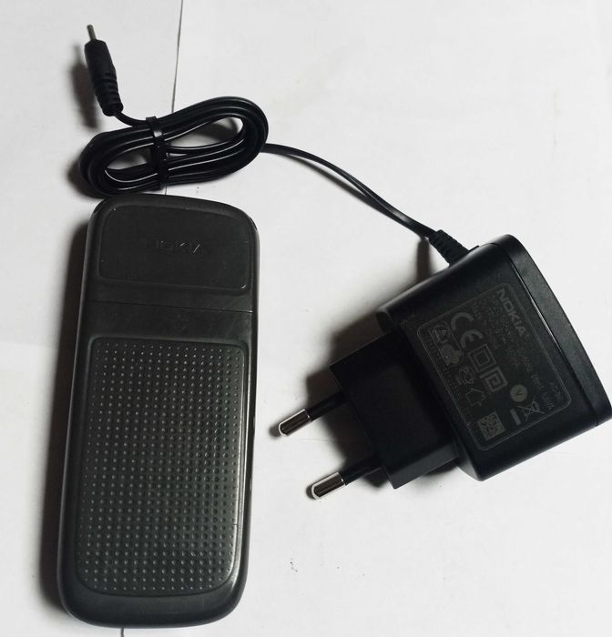 Nokia 1208 RH 105 + зарядно