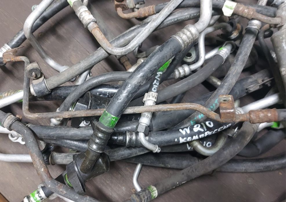 Шланг трубка кондиционера Мазда Трибут 3.0л