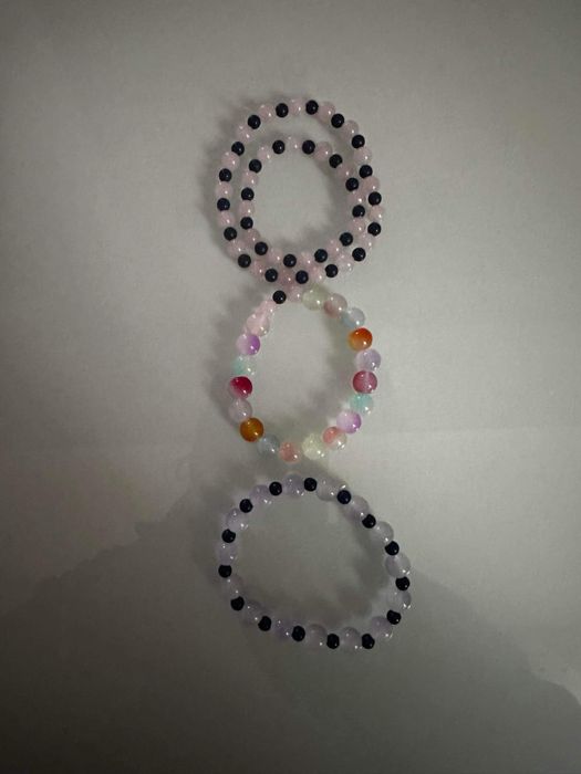 Гривни от естествен камък ръчно изработени